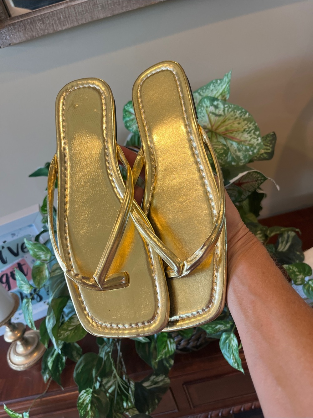 Gold Square Toe Sandals Flats Like New Size 38  Women’s 7.5